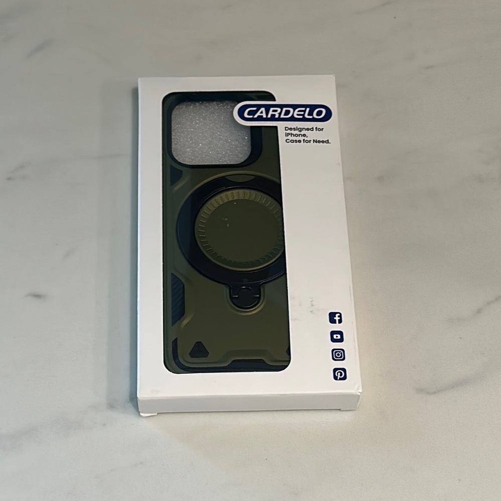 Cardelo NWT IPhone 16 Pro Green Phone case
